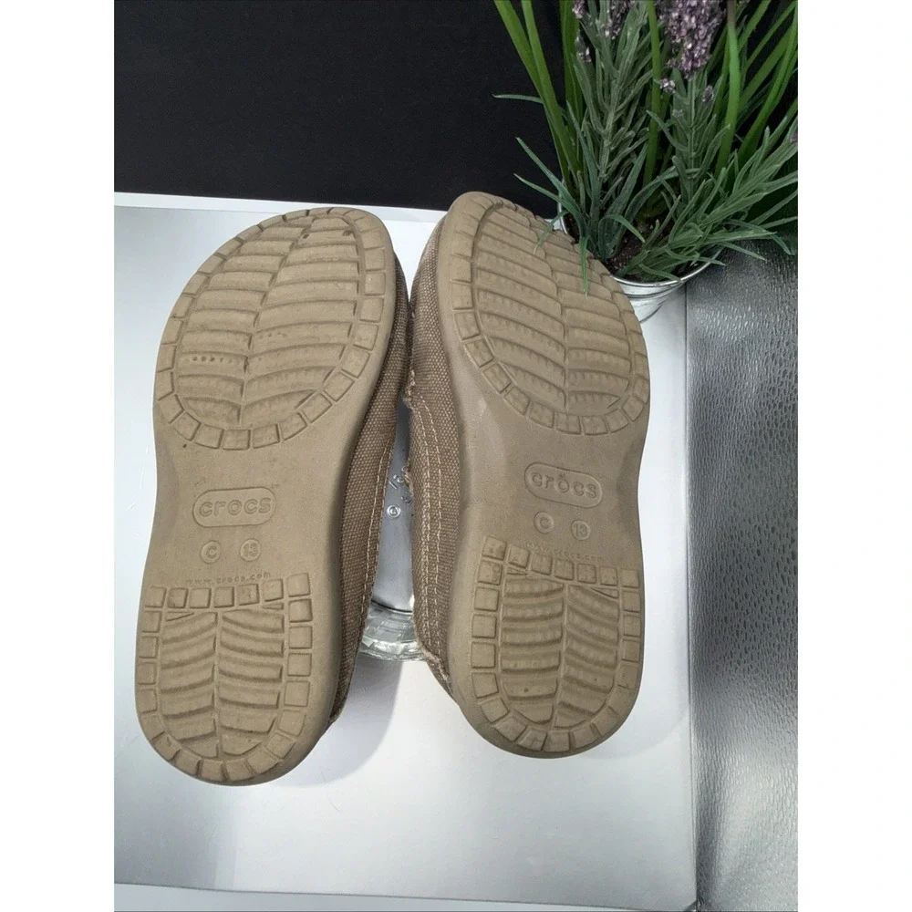 CROCS Child Size 13 Shoes SANTA CRUZ II Brown Canvas Slip-On Loafer Beige‎ Brown